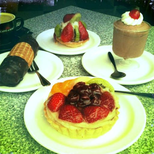 fotor425979_10150745474700407_247921130_n